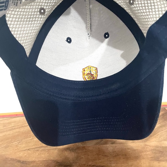 CLEVELAND CAVALIERS Blue and Yellow adjustable hat - Picture 6 of 11